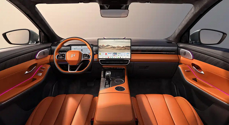 Большой семейный кроссовер с пожизненной гарантией &mdash; 136 тыс. юаней (1,5 млн рублей). В Китае представлен Jetour X90 Pro 2026